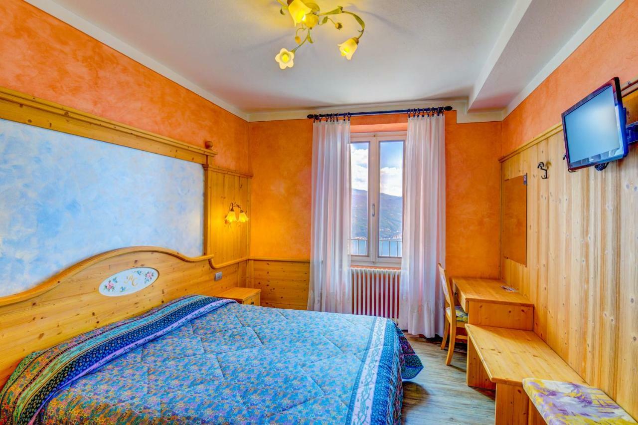 Hotel Castello Tignale Buitenkant foto